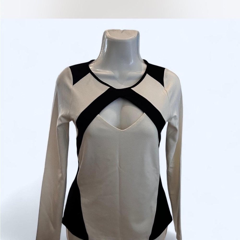 Chic Women's Cream and Black Long Sleeve Top